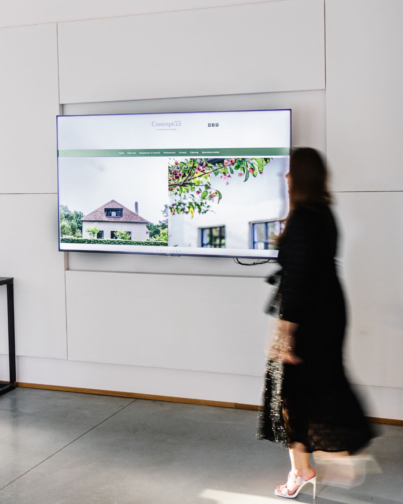 De feestdagen moeten nog passeren, maar bij Concept55 zijn we al volop bezig met voorbereidingen voor het nieuwe jaar. De agenda met beschikbaarheden voor 2026 staat dus ook al open! 📅

Heb je binnenkort een bijeenkomst, photoshoot, off-site meeting of iets anders op de planning? Steeds welkom bij Concept55 te Keerbergen. 

Foto: @studiocreav 📸

#concept55 #keerbergen #vlaamsbrabant