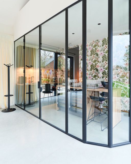 Concept55 is klaar voor het nieuwe jaar! We vliegen er stevig in met verschillende bedrijfsmeetings en photoshoots deze maand. ✅ Ook op zoek naar een ruimte voor meetings, workshops, shoots,…? 
Ontdek onze beschikbaarheden via de website of mail via elien@concept55.be ✉️

#keerbergen #vergaderruimte #vlaamsbrabant