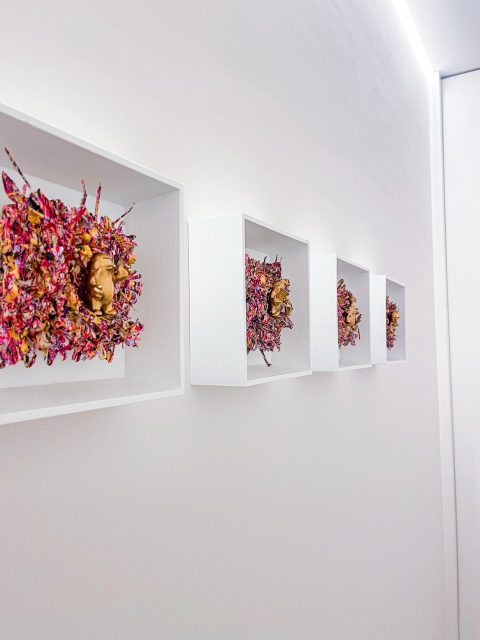 Wat als je vergadering niet alleen efficiënt is, maar ook inspirerend aanvoelt?
Met de kunst van @robby.smets als decor en de groene tuin dankzij @tuinmakers en @groteboom.be vergader je bij Concept55 in een omgeving die creativiteit en focus versterkt.👊
#robbysmets #smetsart #concept55 #keerbergen #vergaderzaal