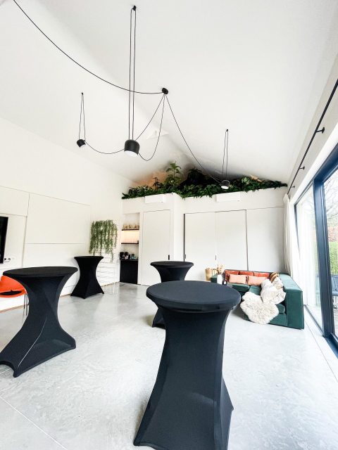 Een receptie of kleinschalige bijeenkomst? Dat kan ook perfect bij Concept55. Ideaal voor groepen die houden van rust, privacy en natuur. 🌿
#concept55 #keerbergen #vergaderen #vergaderzaal